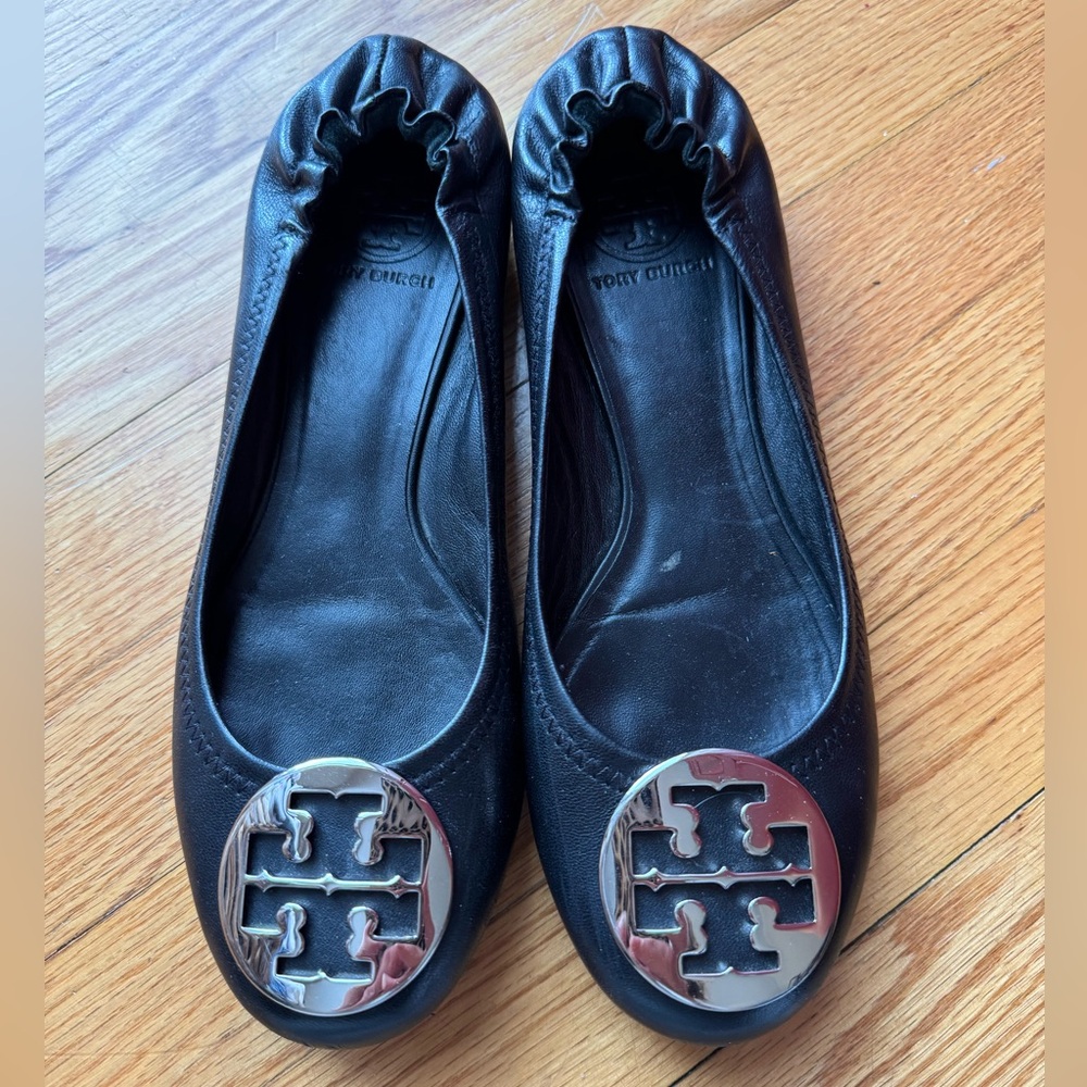EUC Black Tory Burch Ballerina Flats Silver Logo 8.5